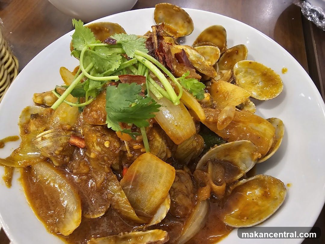 Spicy Clams with Onions and Cilantro