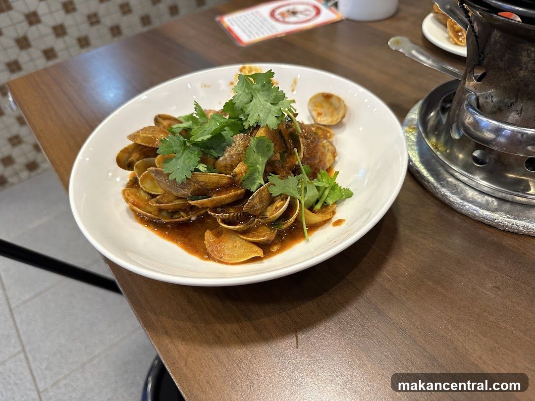 Clams with Sauce and Cilantro