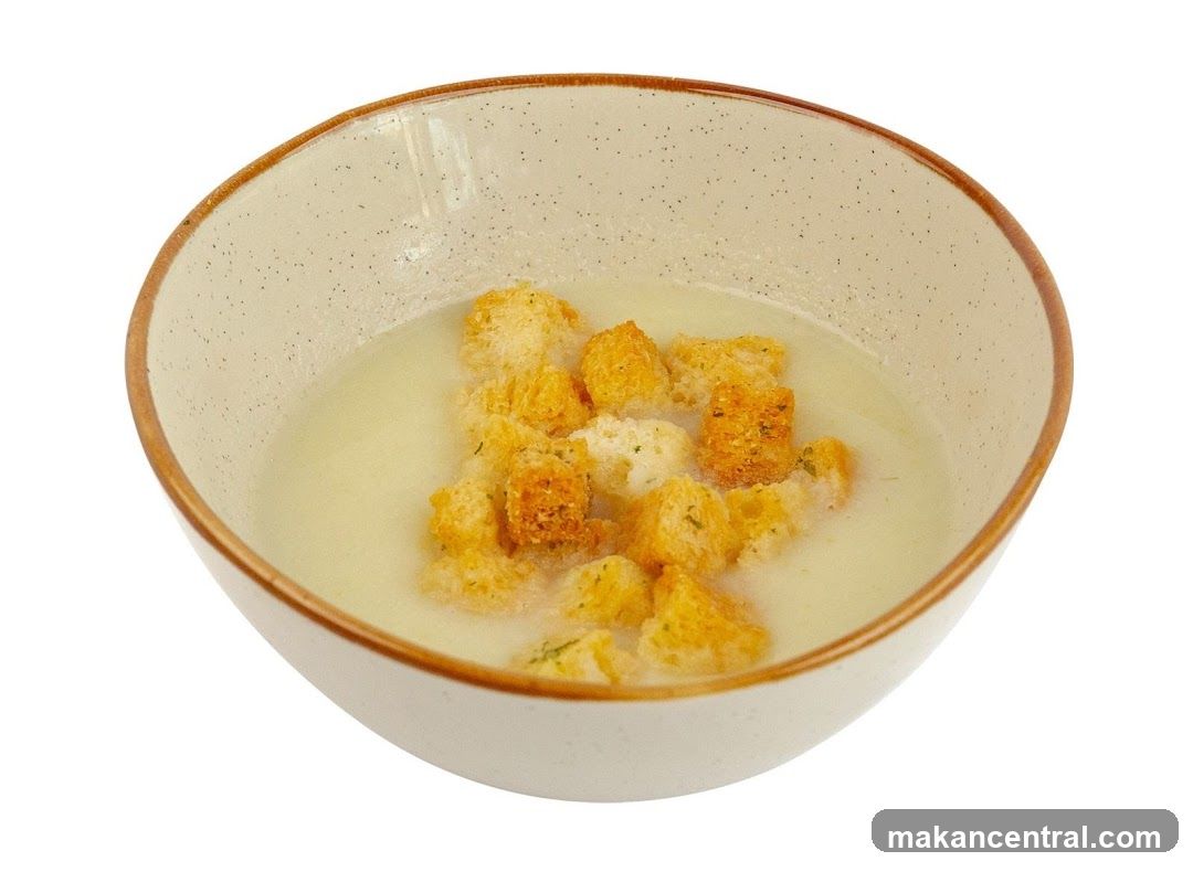 Creamy Soup with Croutons