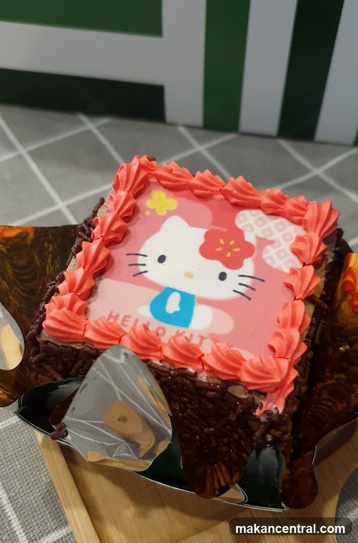 Hello Kitty Cake