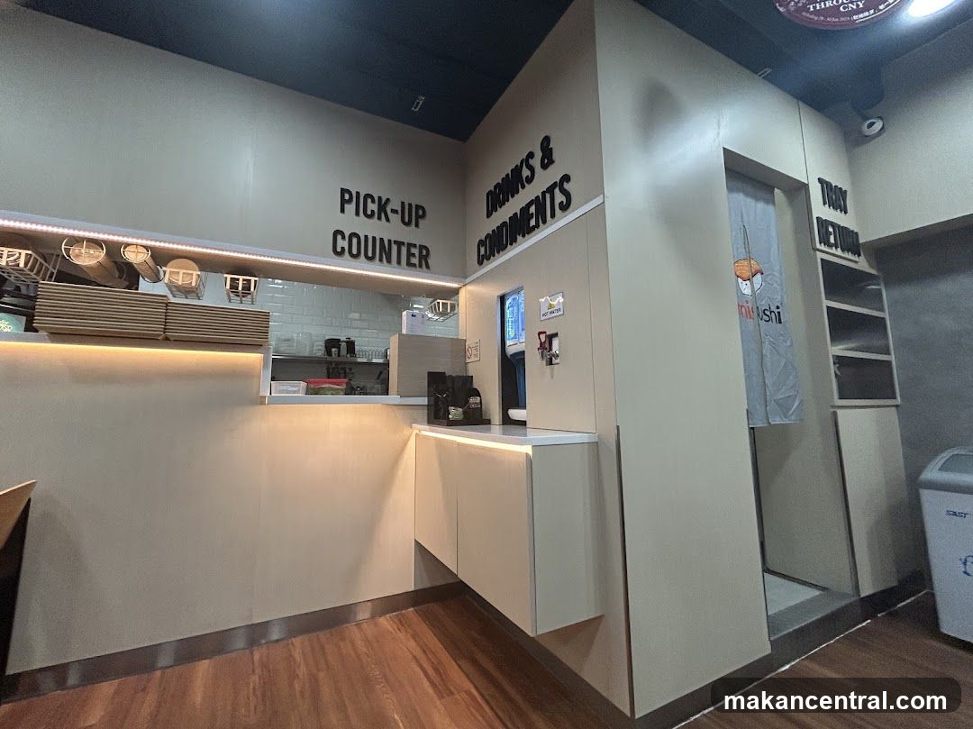 Pick-up Counter and Drinks Station