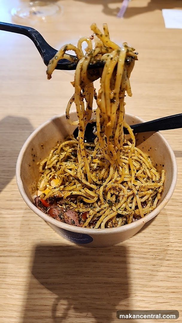 Spaghetti with Meat and Pesto