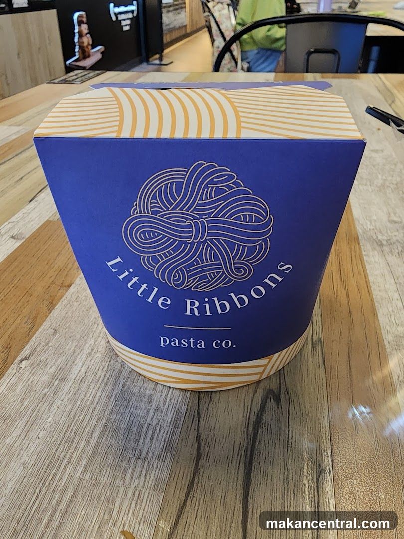 Pasta container