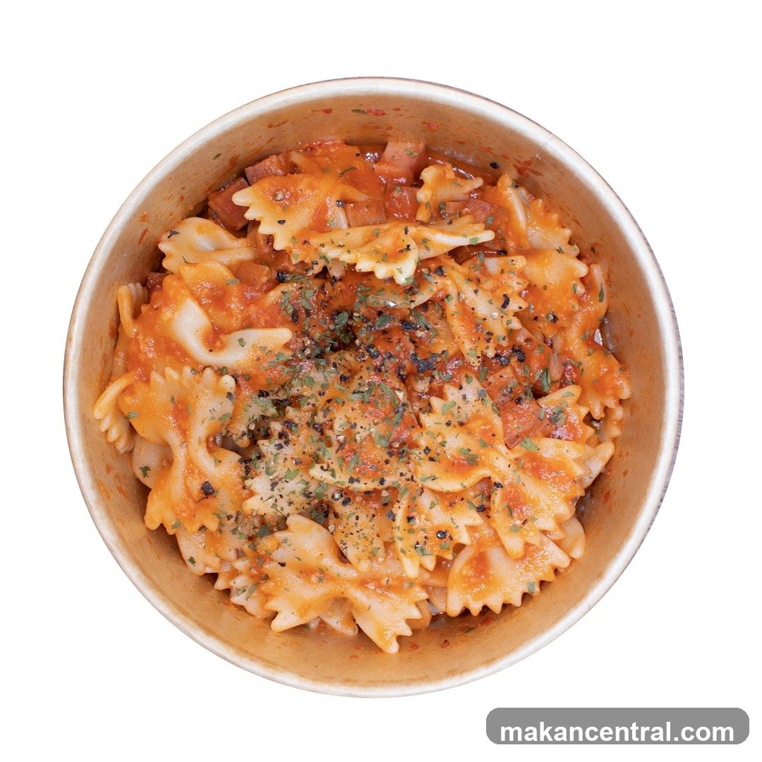 Farfalle Pasta with Tomato Sauce