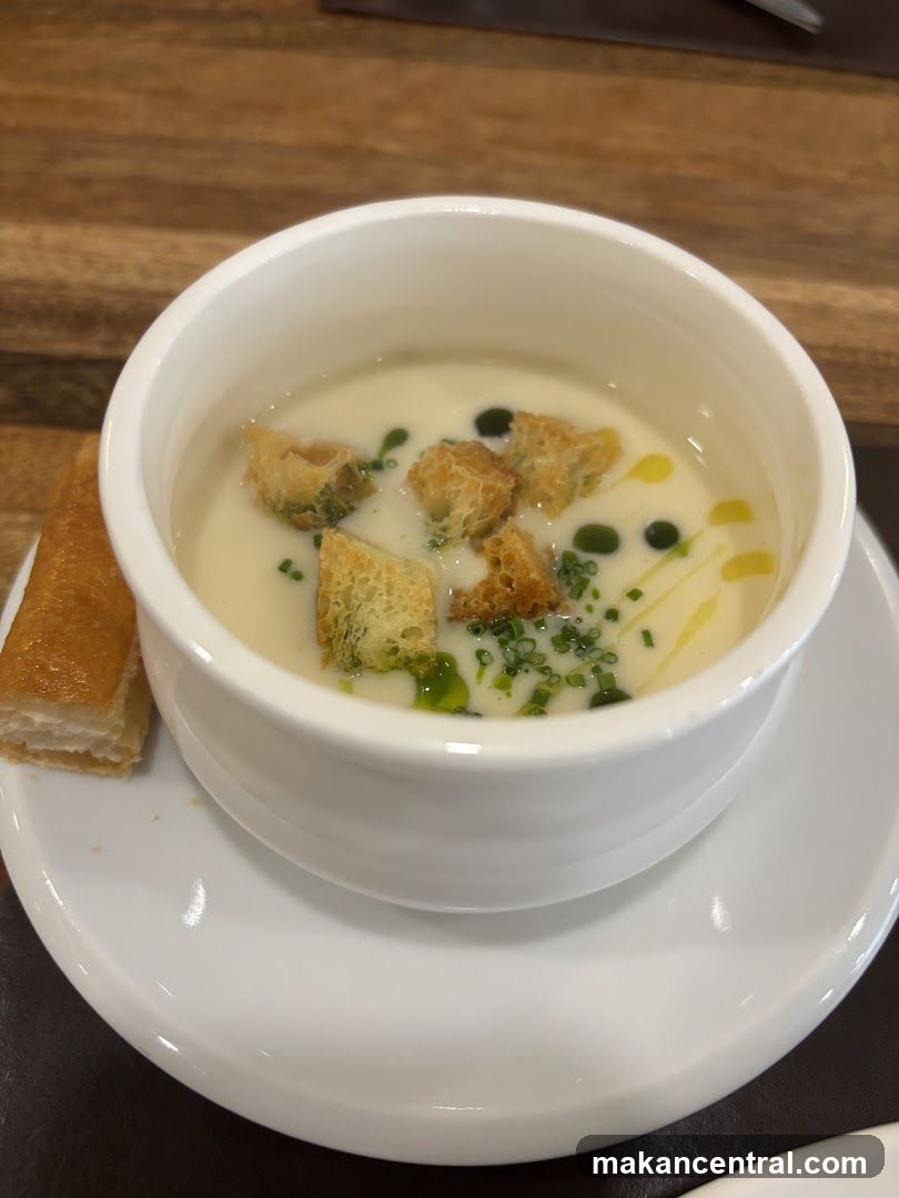 Creamy Soup with Croutons