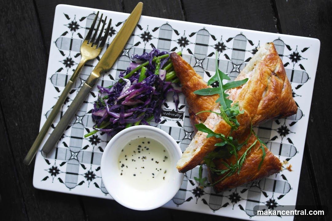 Salmon Pastry with Red Cabbage Salad