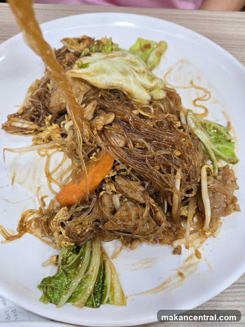 Noodles with Vegetables and Meat