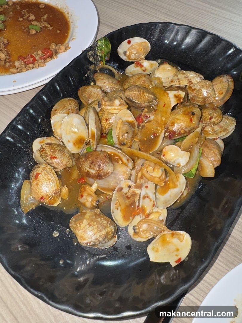 Clams with Sauce