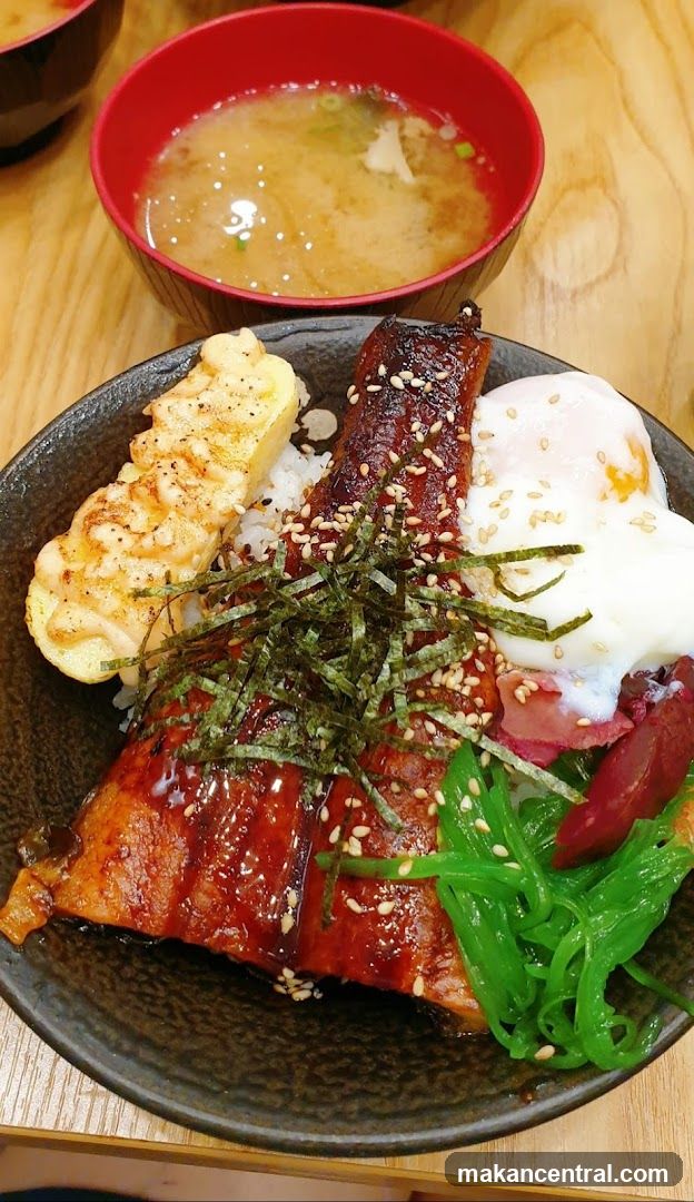 Unagi Donburi with Miso Soup