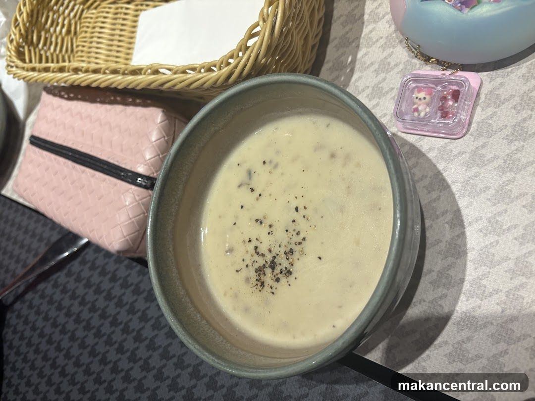 Creamy Soup with Pepper