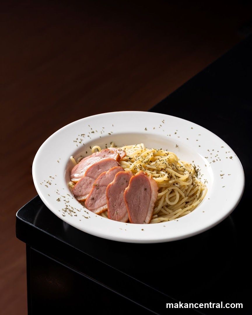 Spaghetti with Sliced Duck Breast
