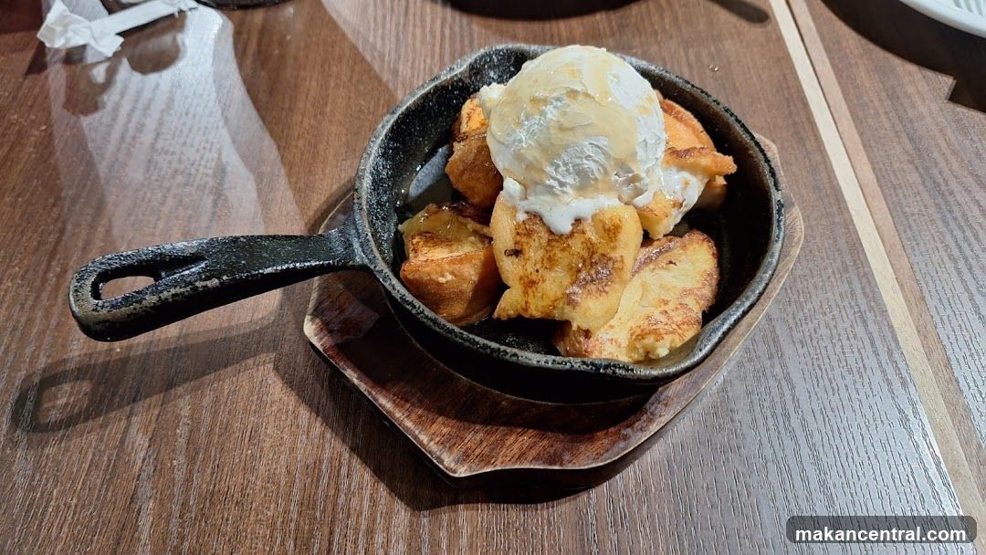 French Toast with Ice Cream