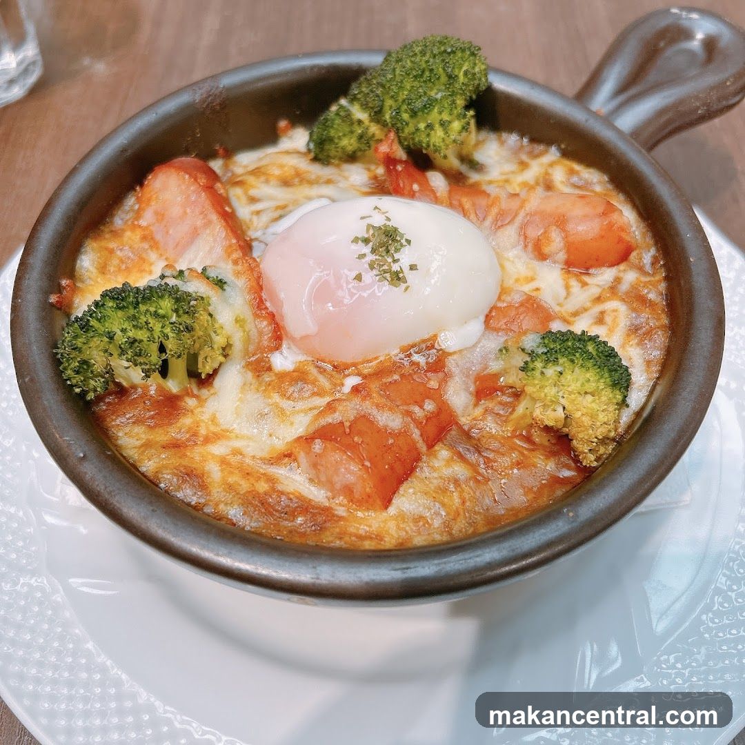 Baked Dish with Egg and Broccoli