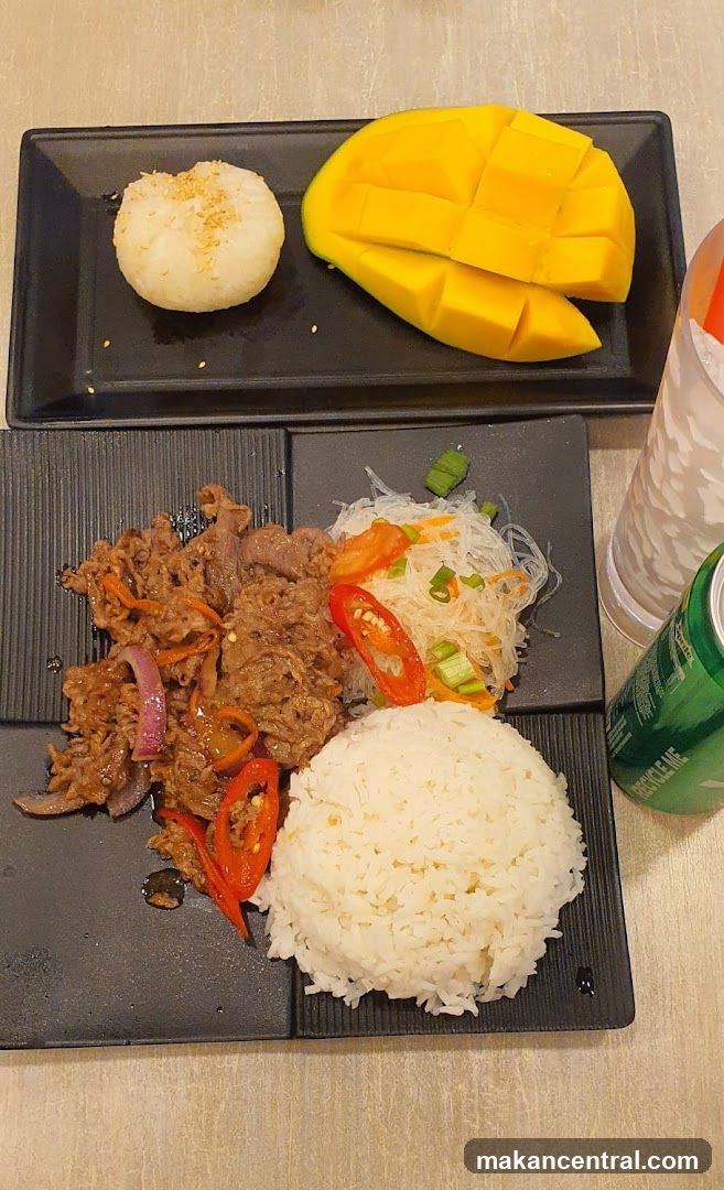 Beef and Rice Platter with Mango