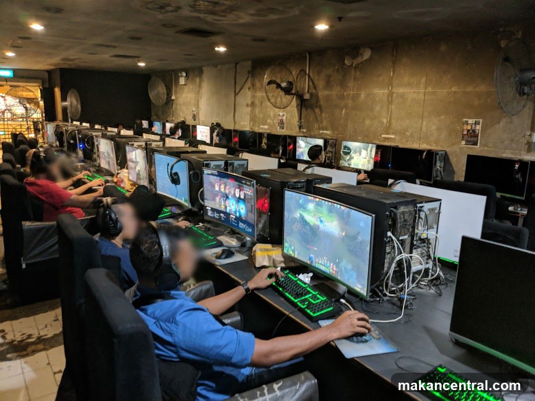 Internet Cafe Gaming Area
