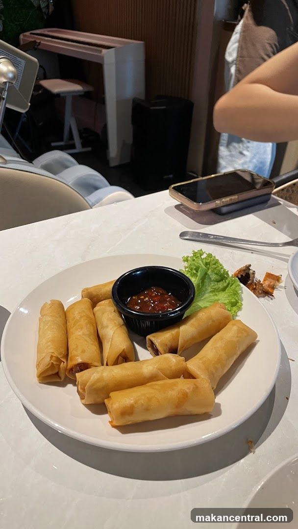 Spring Rolls with Dipping Sauce