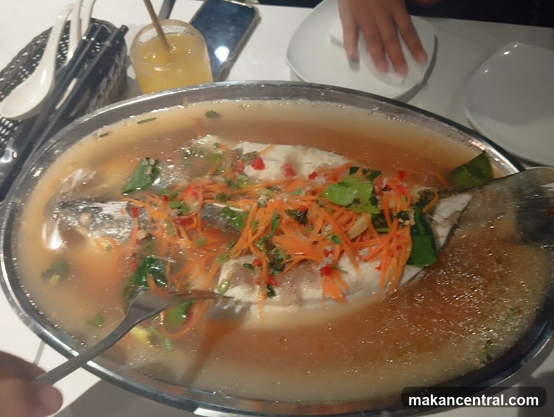 Steamed Fish with Vegetables
