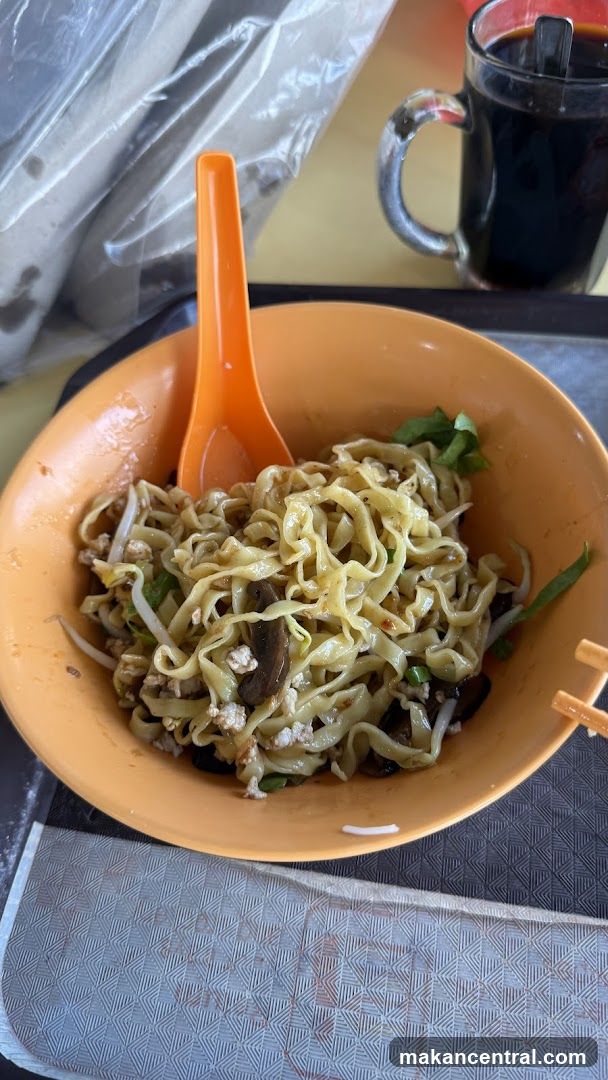 Noodles with Minced Meat and Mushrooms