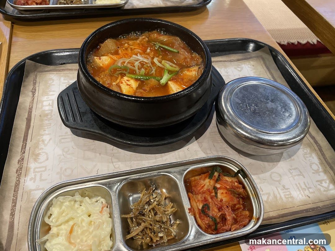 Korean Stew with Side Dishes
