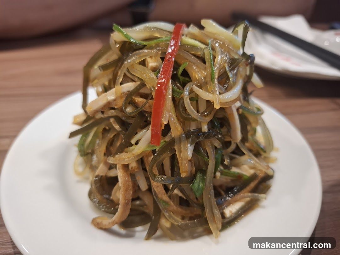 Salad with Seaweed and Tofu