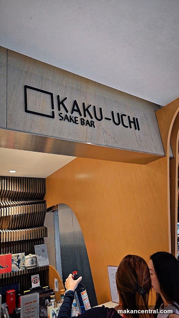 Kaku-Uchi Sake Bar Entrance