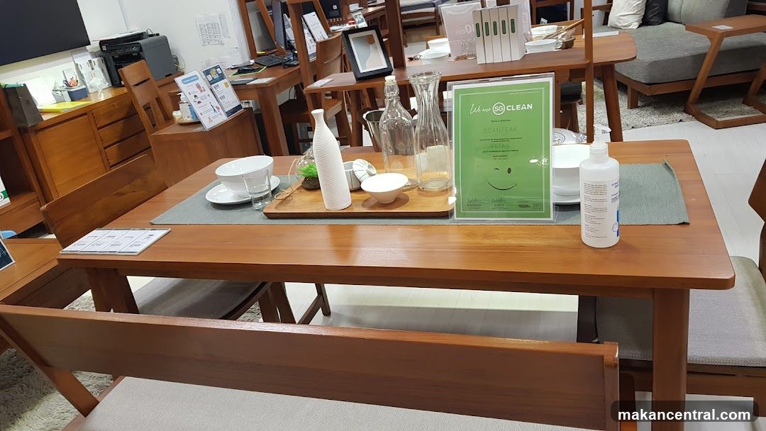 Dining Table Display