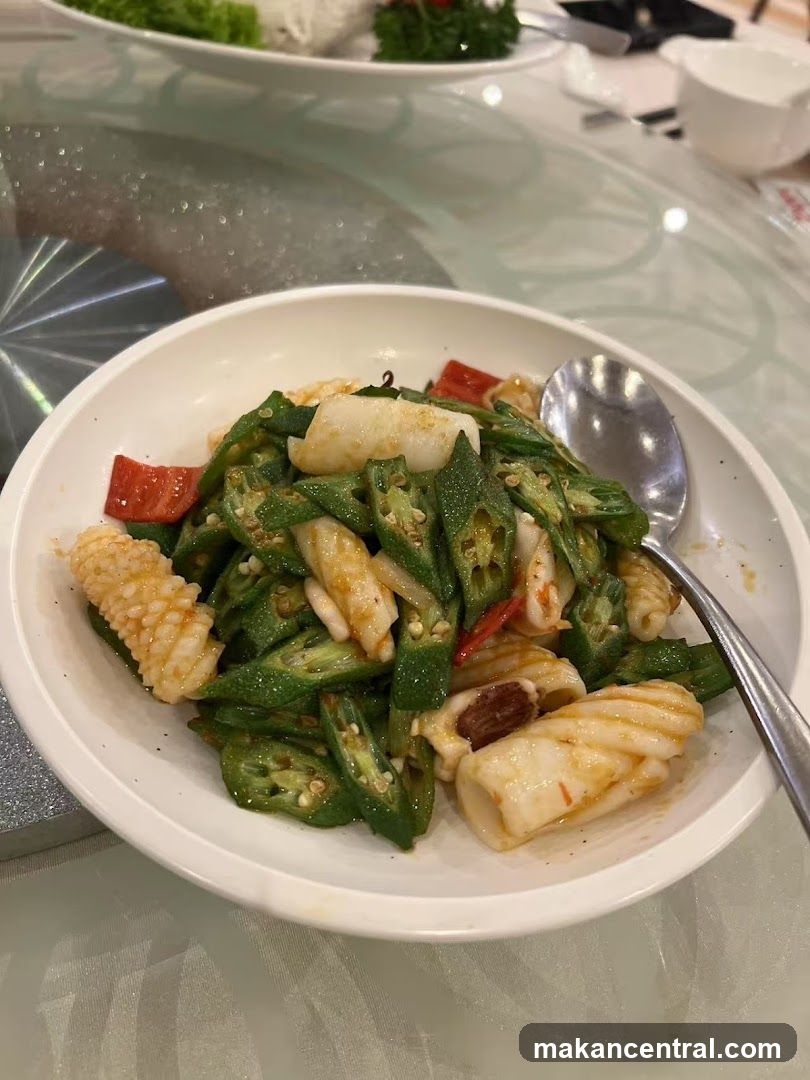 Stir-fried Okra and Squid