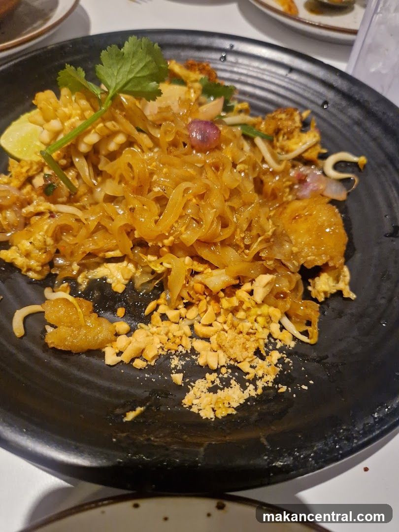 Pad Thai with Calamari