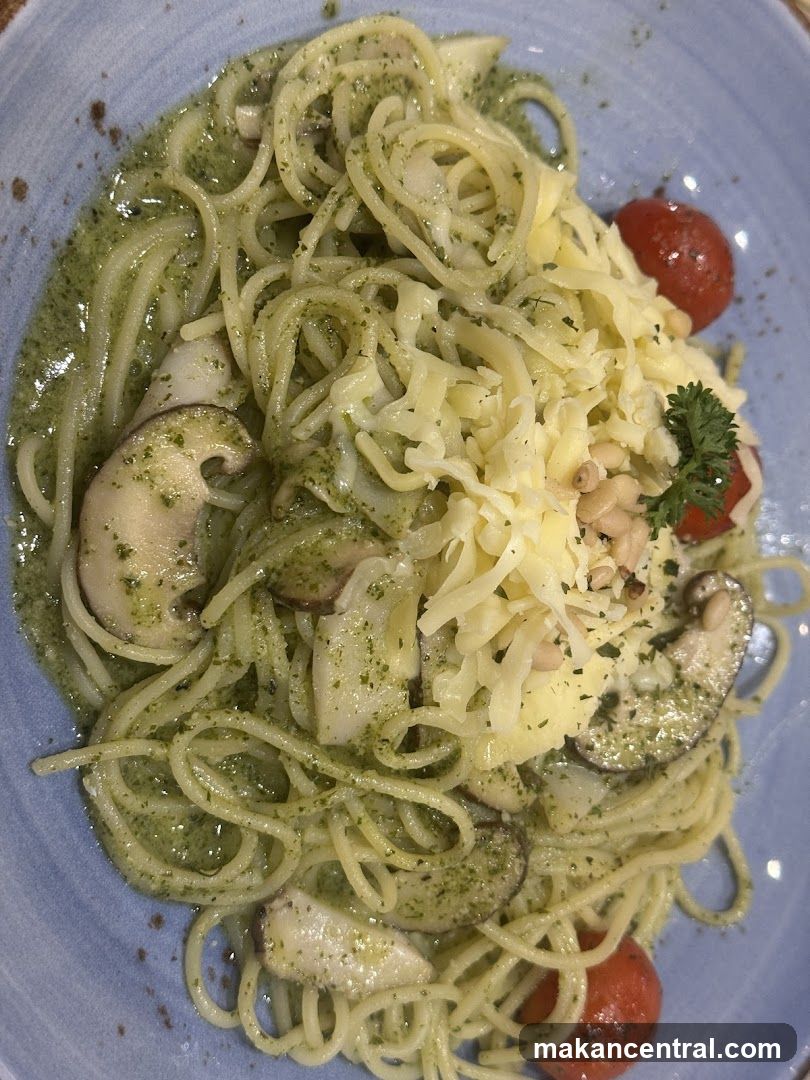Pesto Pasta with Mushrooms and Cherry Tomatoes