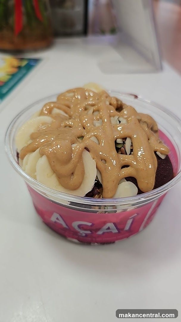 Acai Bowl with Peanut Butter and Bananas