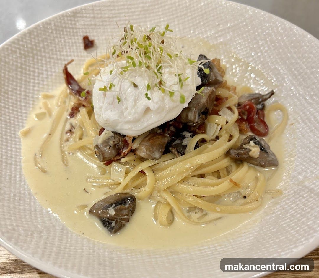 Pasta with Poached Egg and Mushrooms