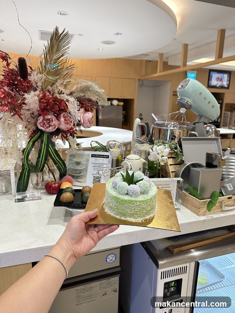 Cake display