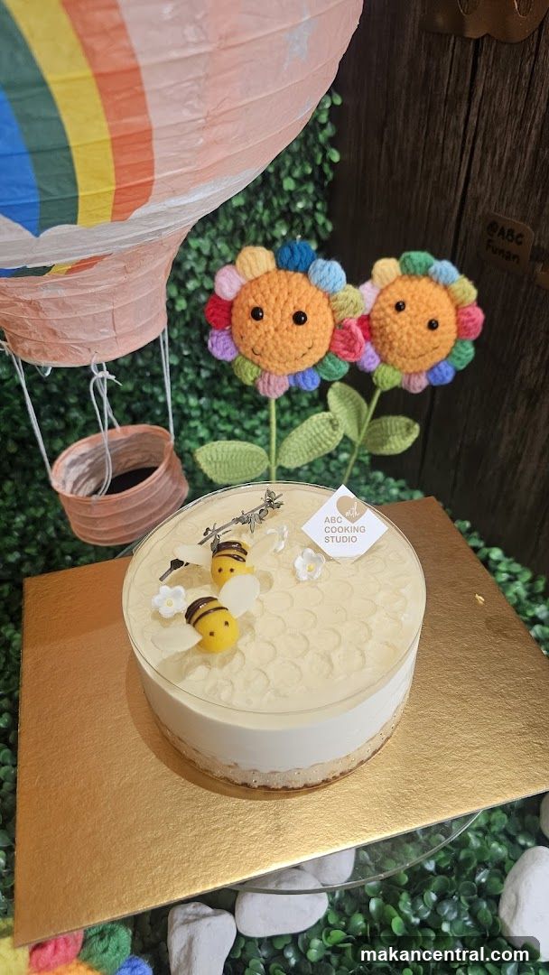 Bee and Flower Decorated Cake
