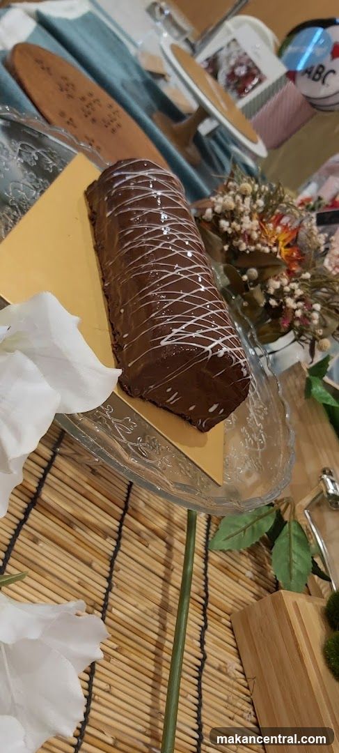Chocolate Swiss Roll Cake