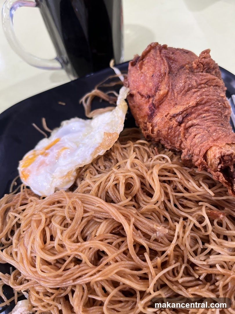 Fried Chicken with Noodles and Egg