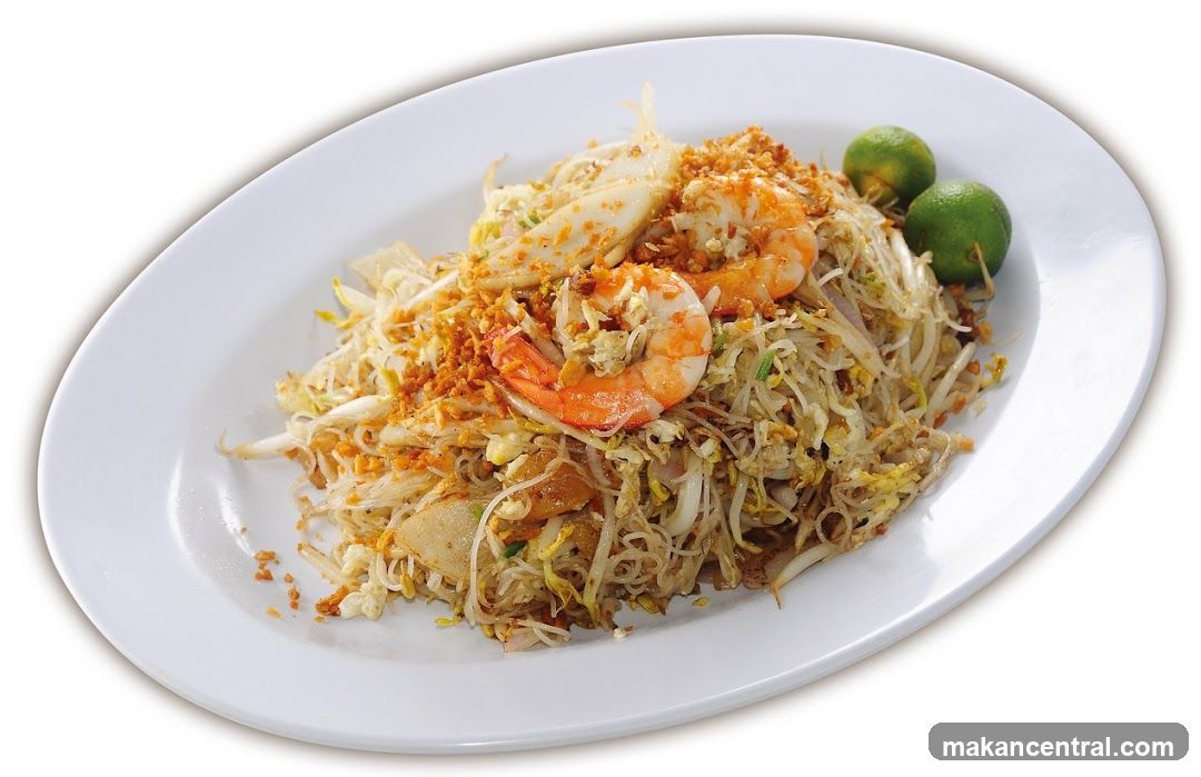 Pad Thai with Shrimp and Fish Cake