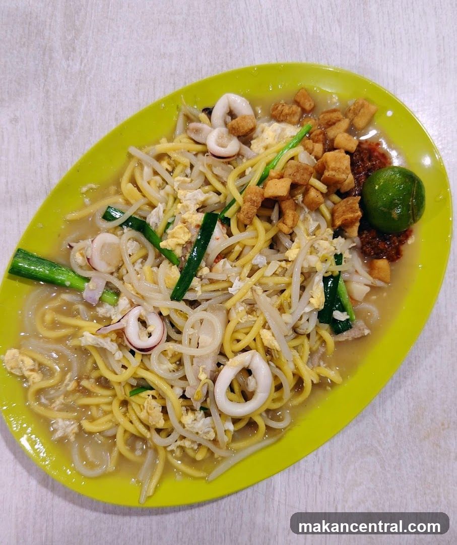 Noodles with Squid and Egg