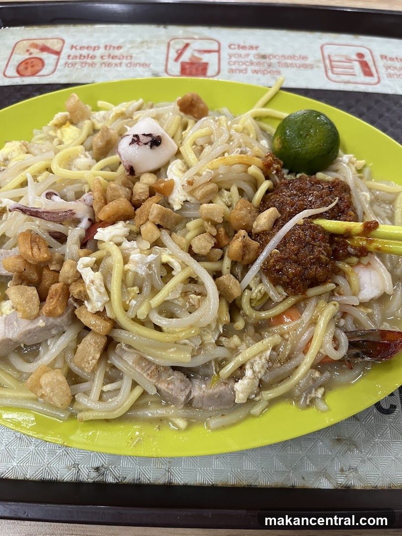 Noodles with Seafood and Pork