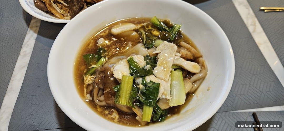 Noodles with Chicken and Vegetables
