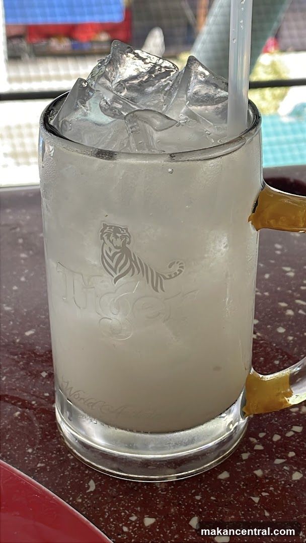 Dong Fong Drinks Stall 東風