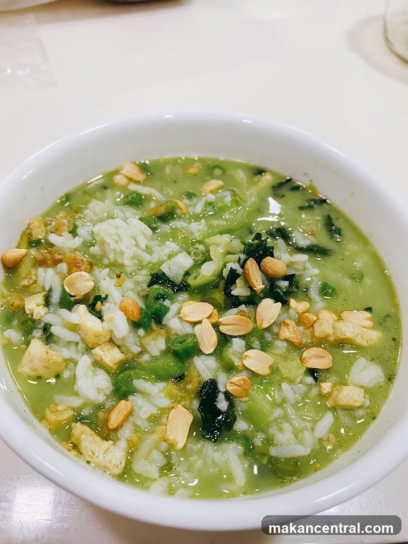 Congee with Vegetables and Peanuts
