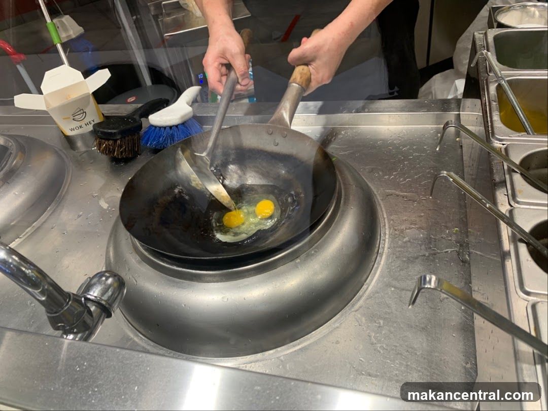 Cooking Eggs in a Wok