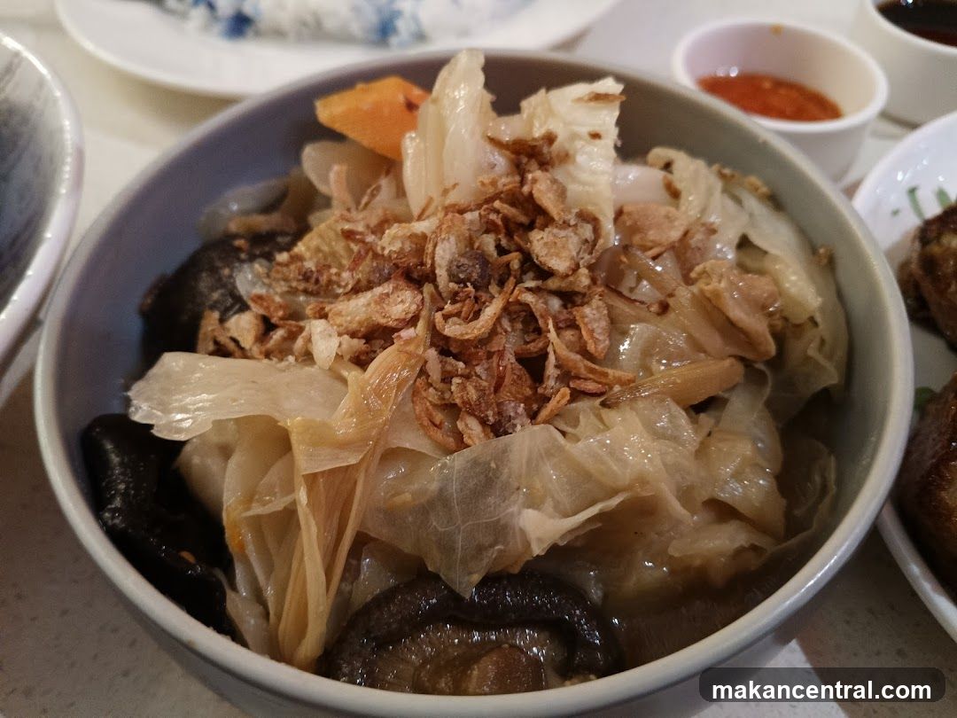 Braised Cabbage with Mushrooms