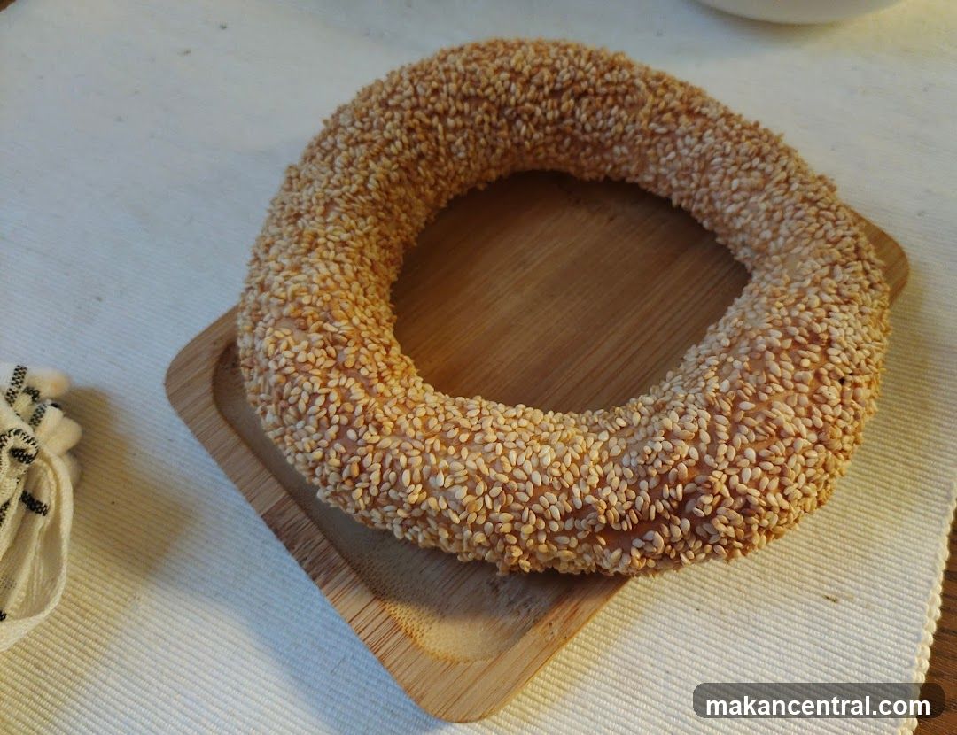 Sesame Ring Bread