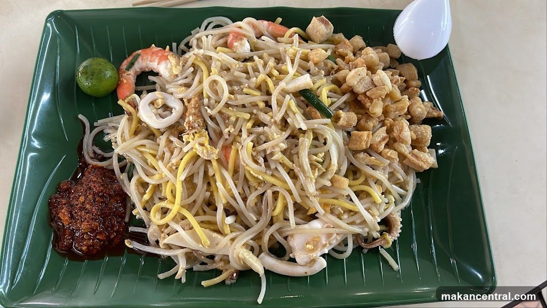 Noodles with Seafood and Chili