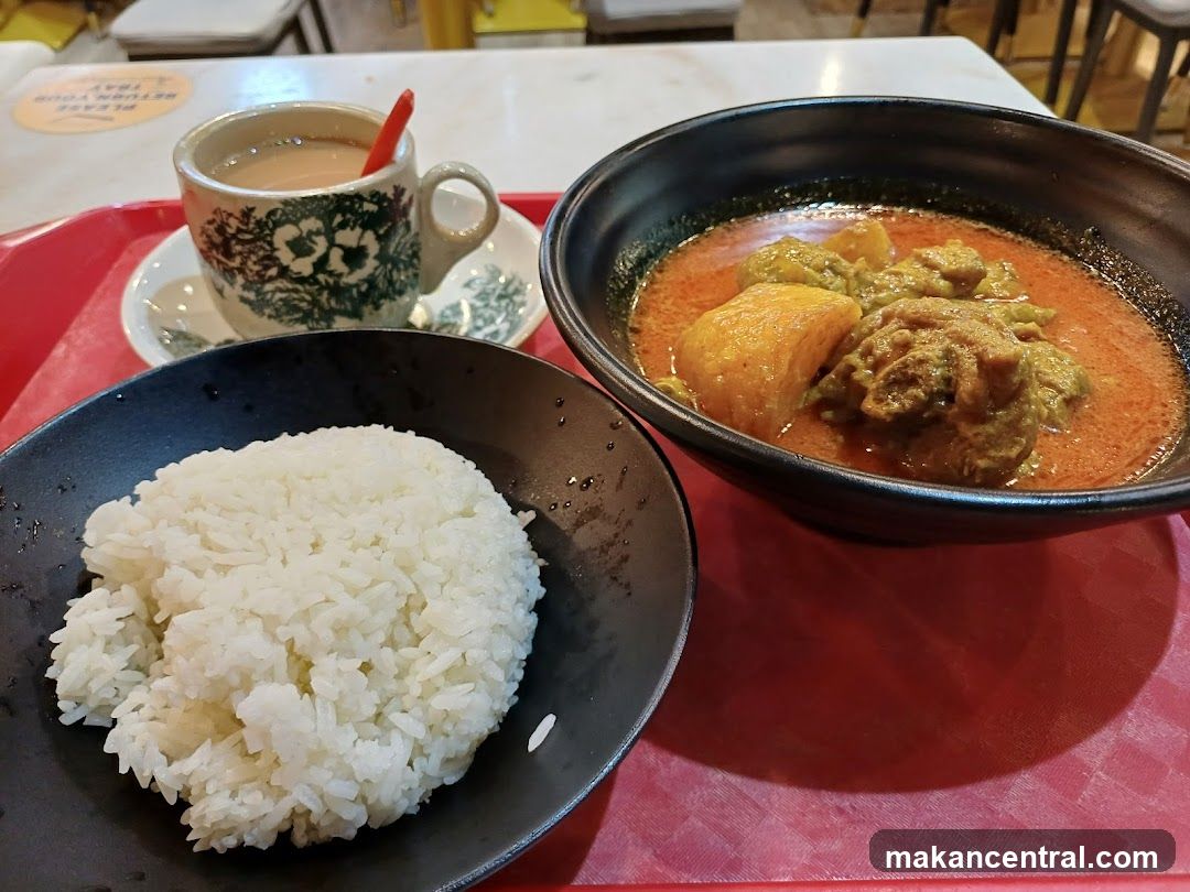 Curry Chicken with Rice and Tea