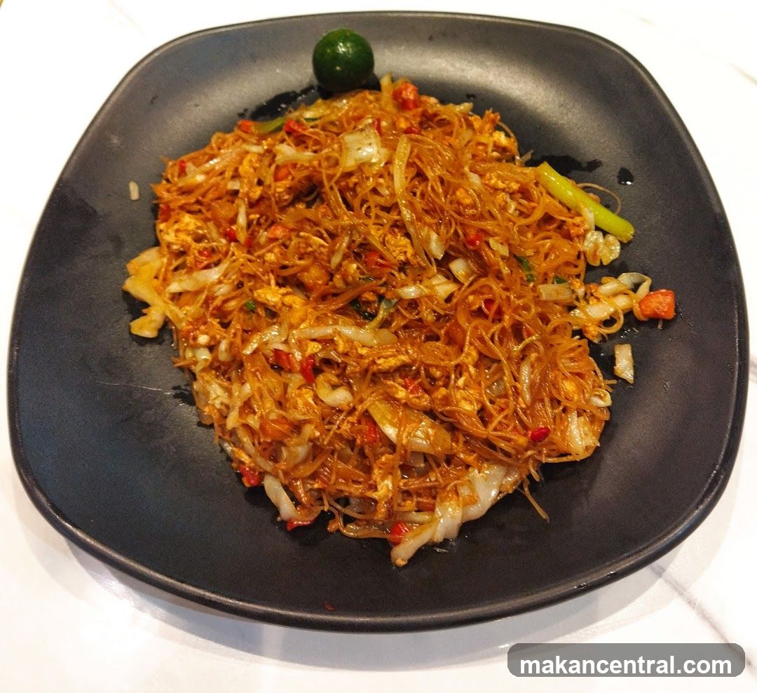 Stir-fried noodles with lime