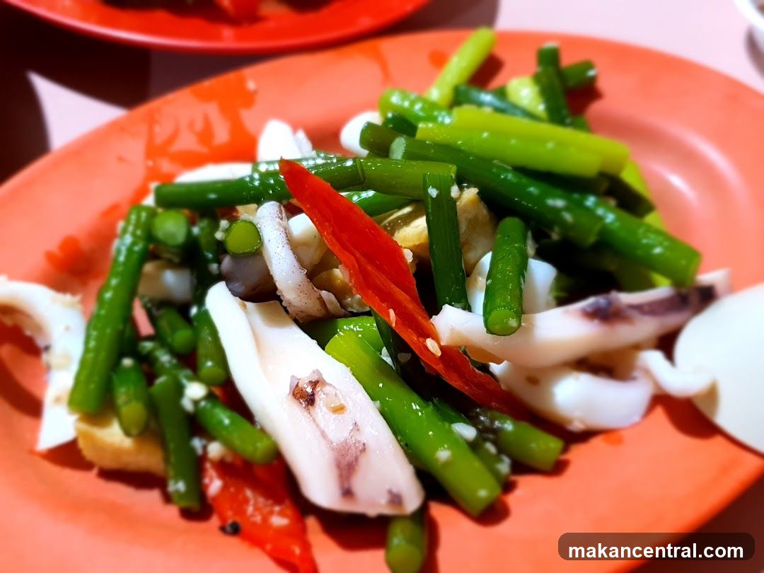 Stir-fried Squid with Garlic Sprouts