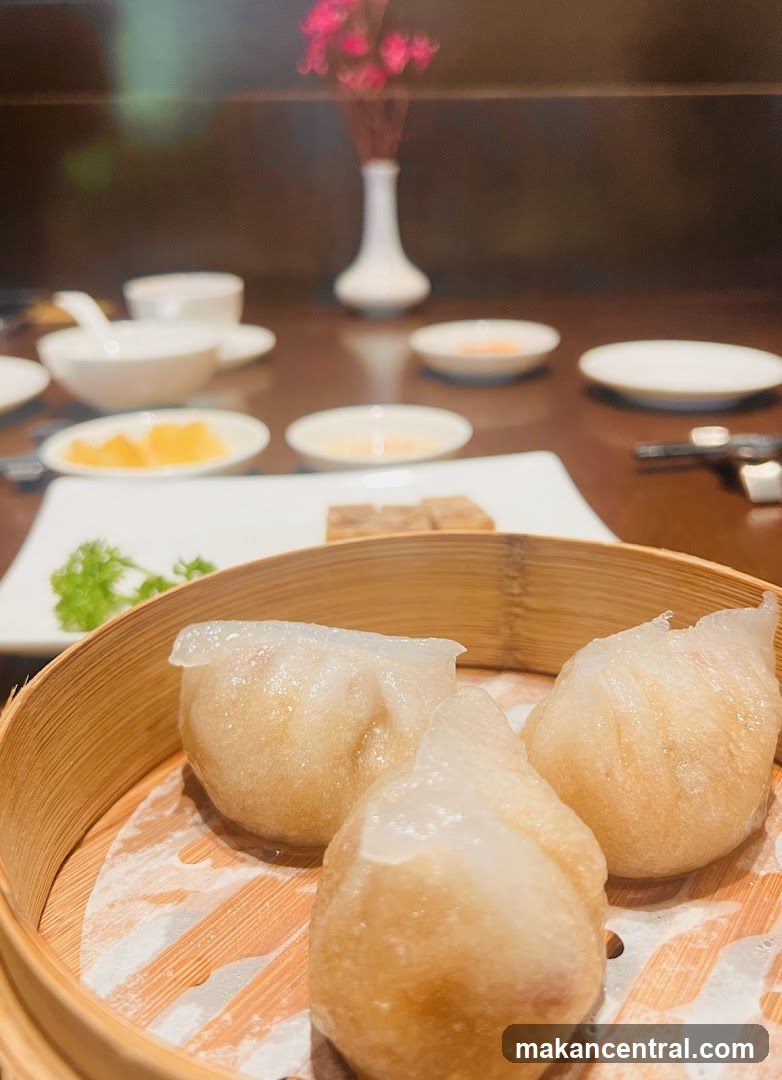 Steamed Dumplings in Bamboo Steamer