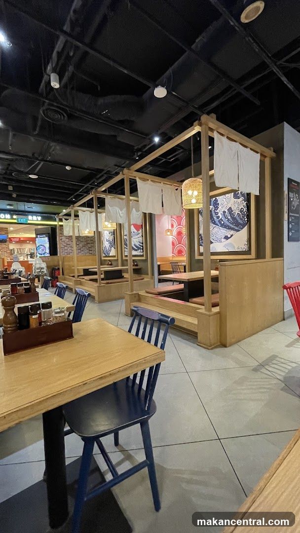 Restaurant Booths with Japanese Art